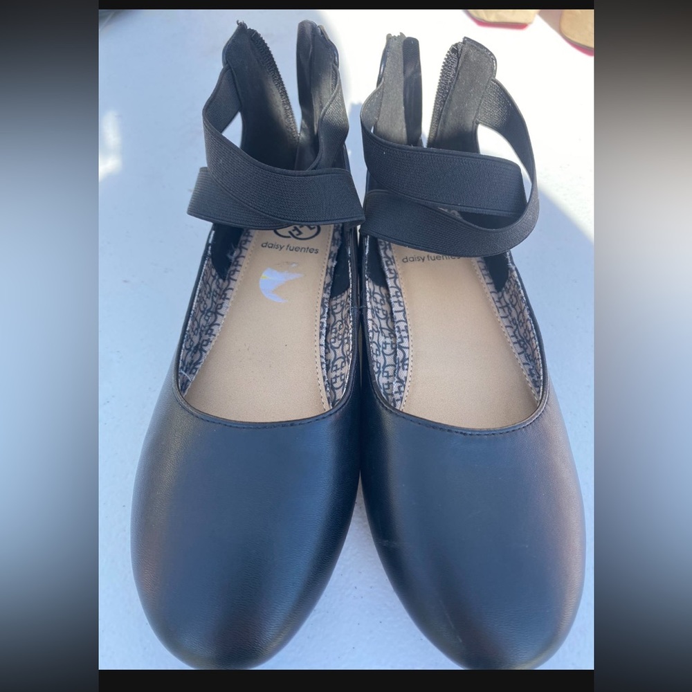 Daisy Fuentes girls slip on shoes